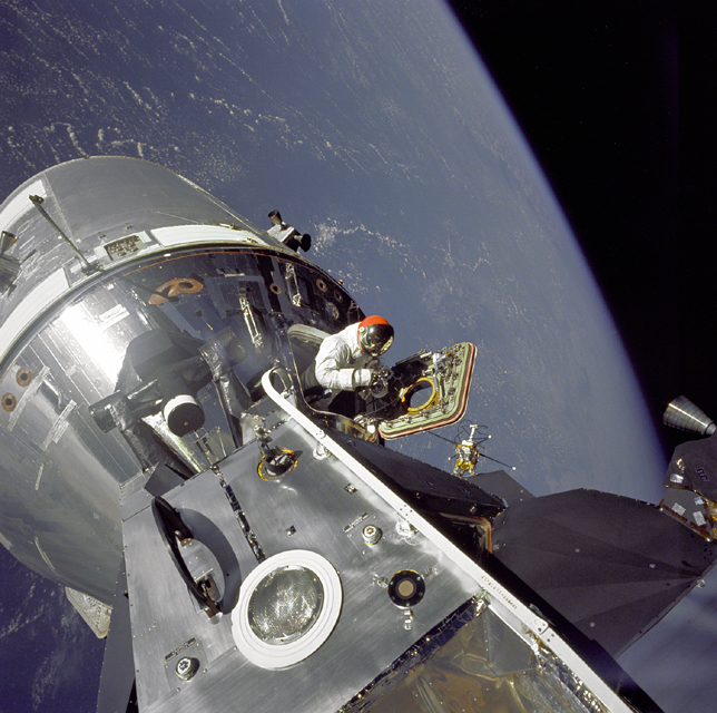 Space History Photo: 'Gumdrop Meets Spider'